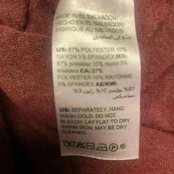 Chicos V neck short sleeve with cuff slits on sides size M/L in wine color - Picture 7 of 7